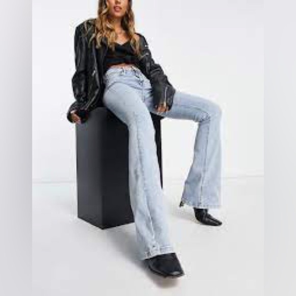 Topshop Jamie Flare Jeans - Picture 1 of 15
